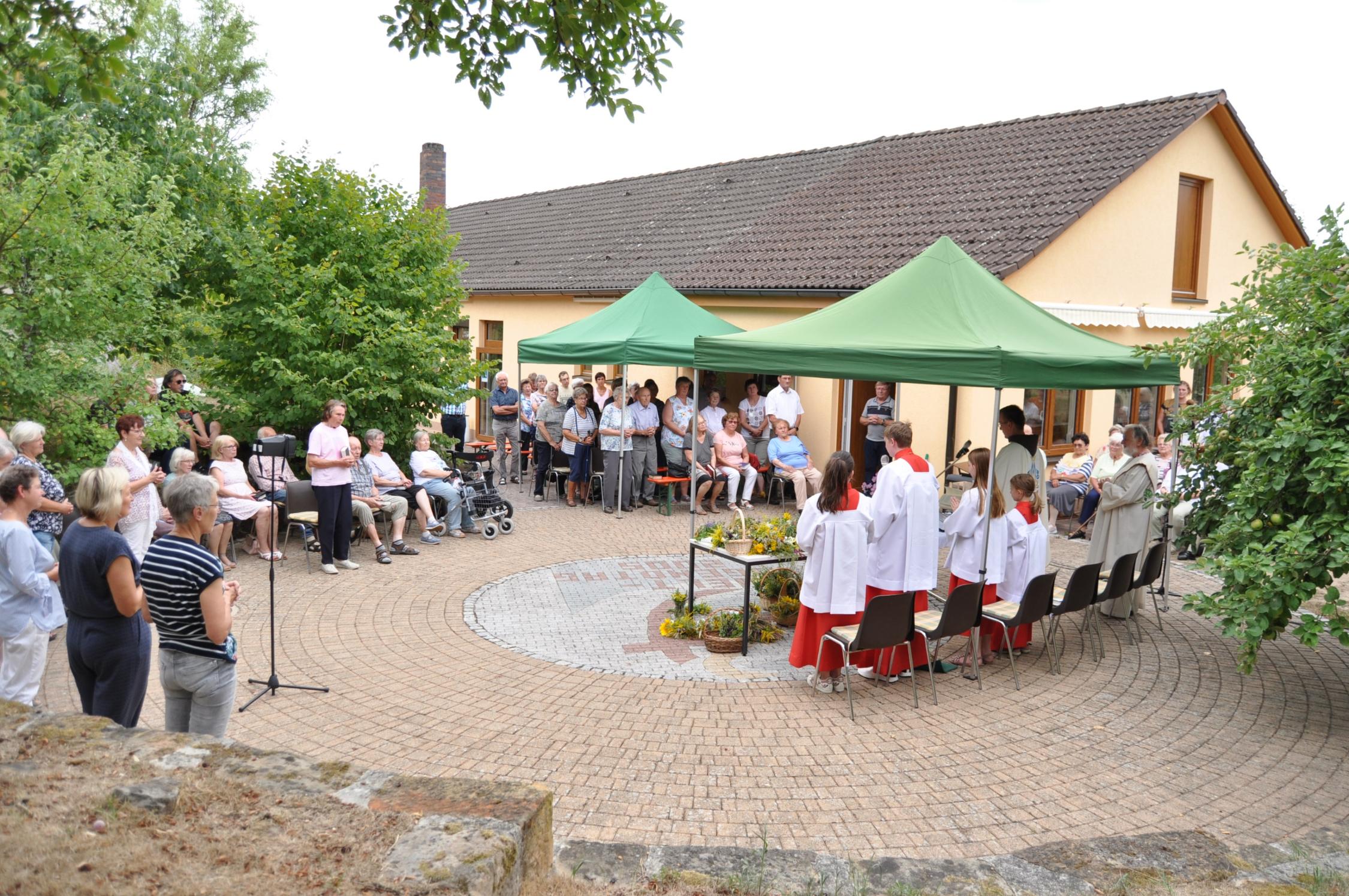 Gottesdienst unter freiem Himmel
